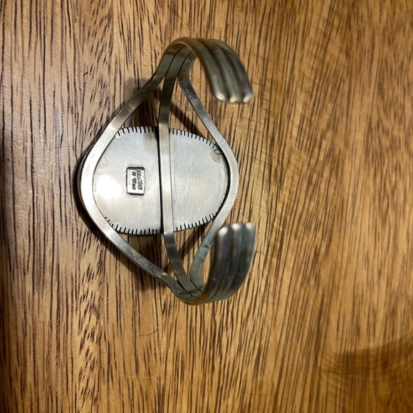 SOLD to dnhtreasures - Authentic - White Buffalo Turquoise Silver Bracelet - Picture 2 of 4